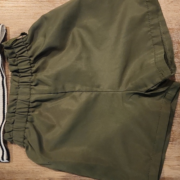 Shein 2 Piece Girls Short Set. Size 5 - Picture 3 of 3